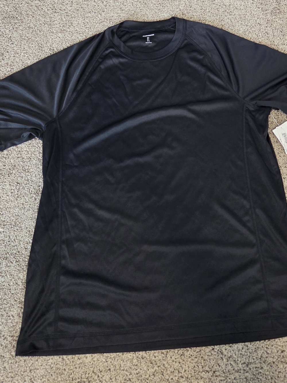 Amazon Essentials Black Short-Sleeve Performance Tee